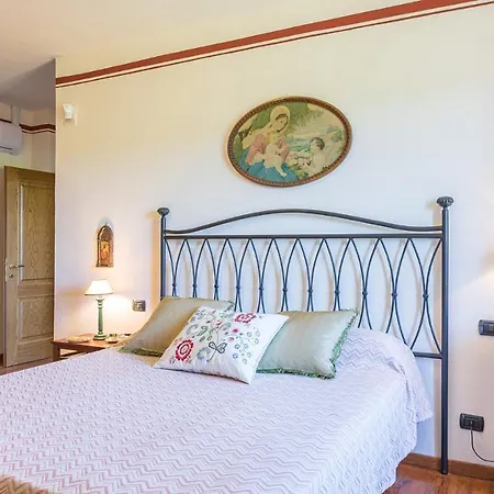 Poggio Medei 10, Emma فيلة *