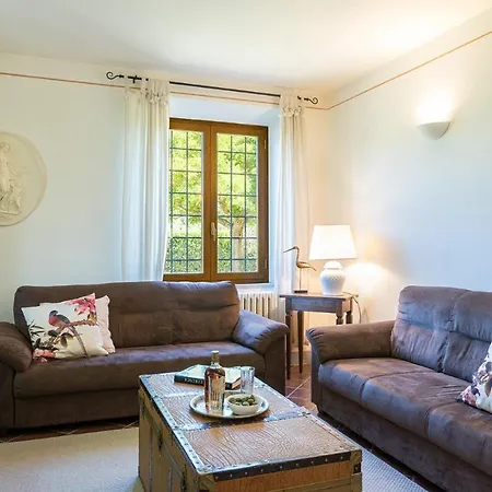 فيلة Poggio Medei 10, Emma